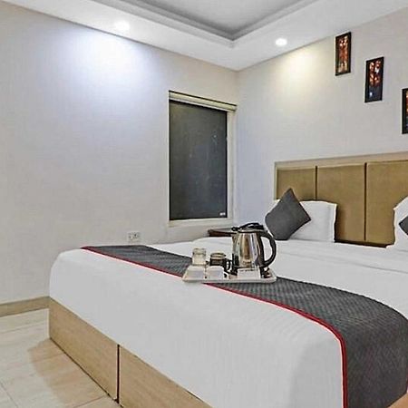 Super Hotel O Mahal Νέο Δελχί Εξωτερικό φωτογραφία