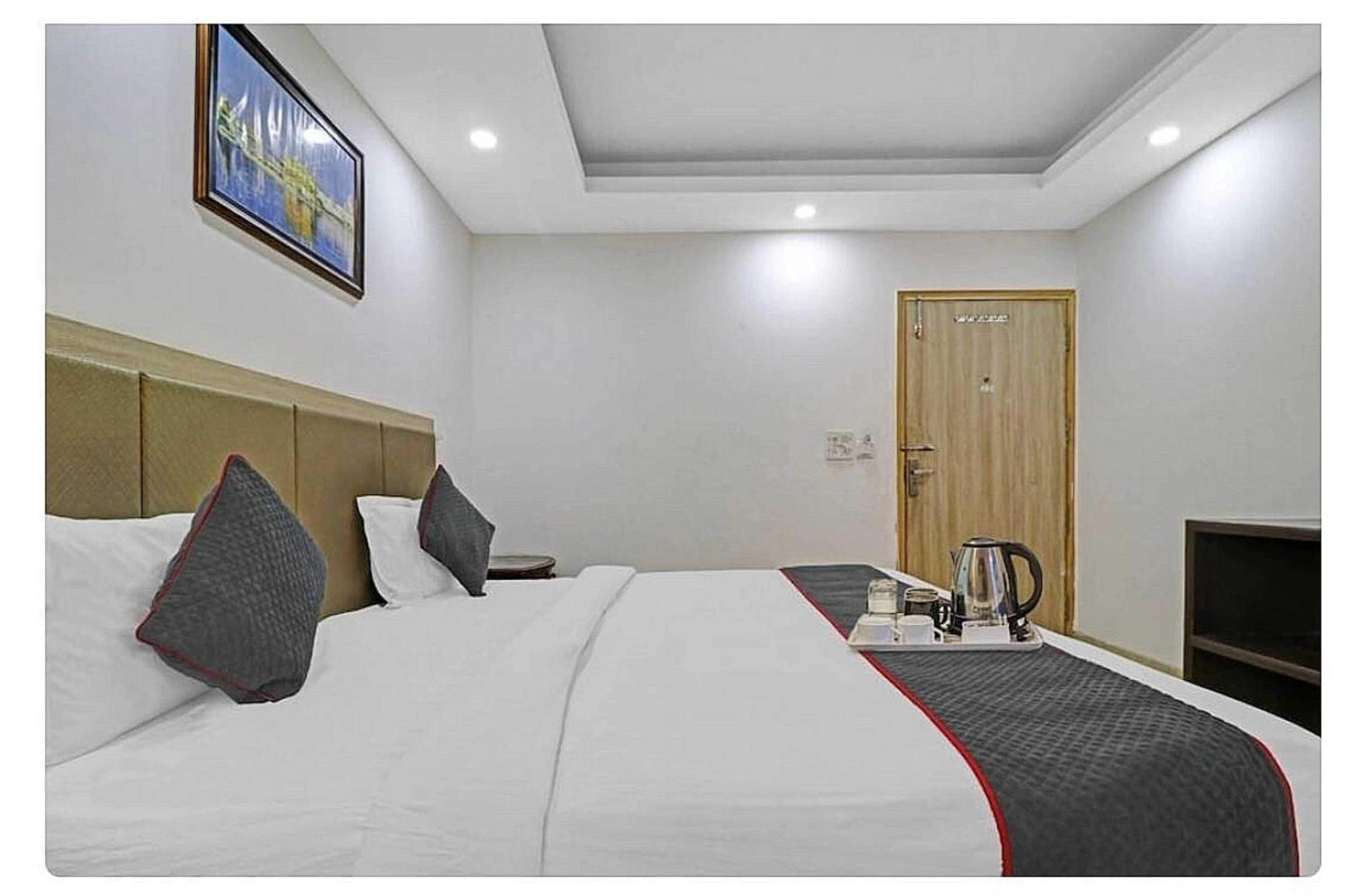 Super Hotel O Mahal Νέο Δελχί Εξωτερικό φωτογραφία