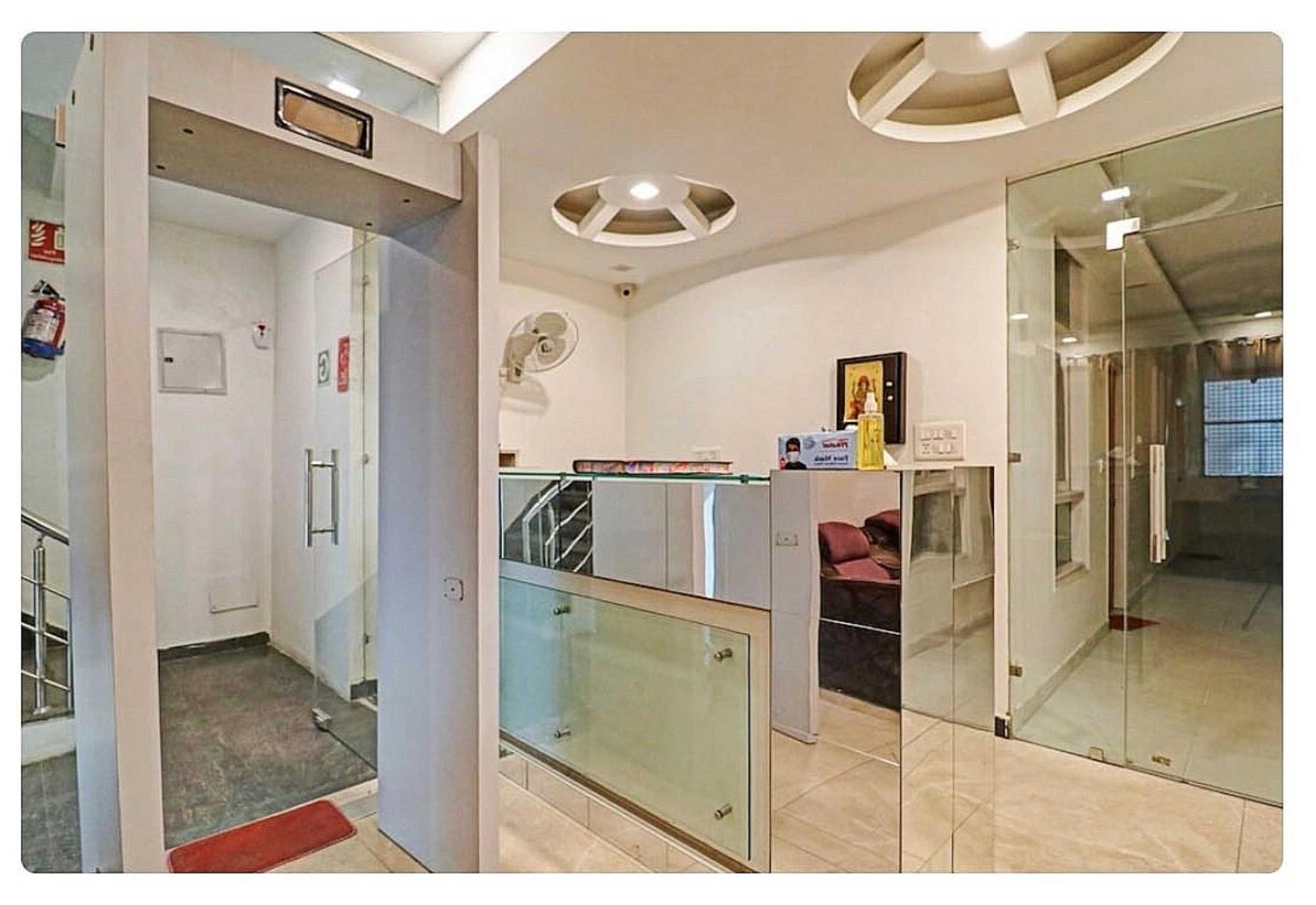 Super Hotel O Mahal Νέο Δελχί Εξωτερικό φωτογραφία