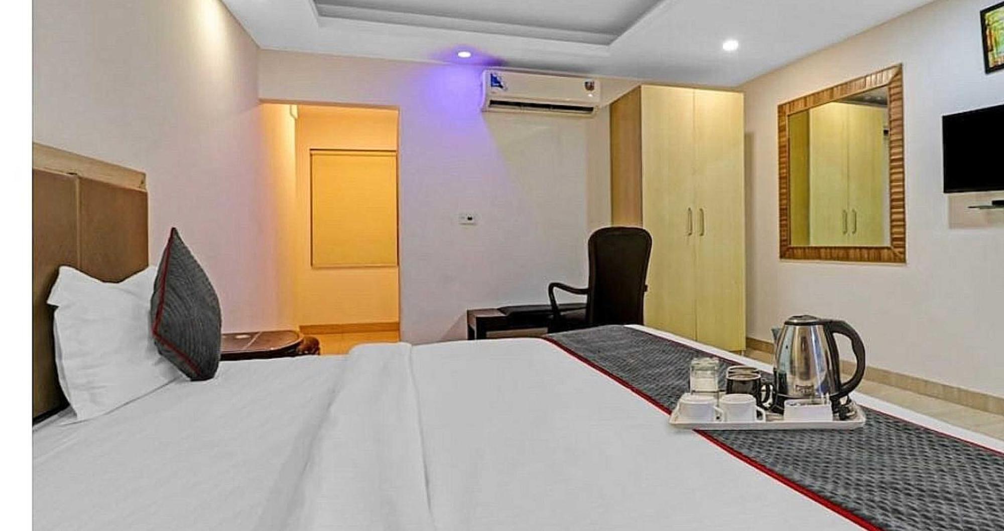 Super Hotel O Mahal Νέο Δελχί Εξωτερικό φωτογραφία