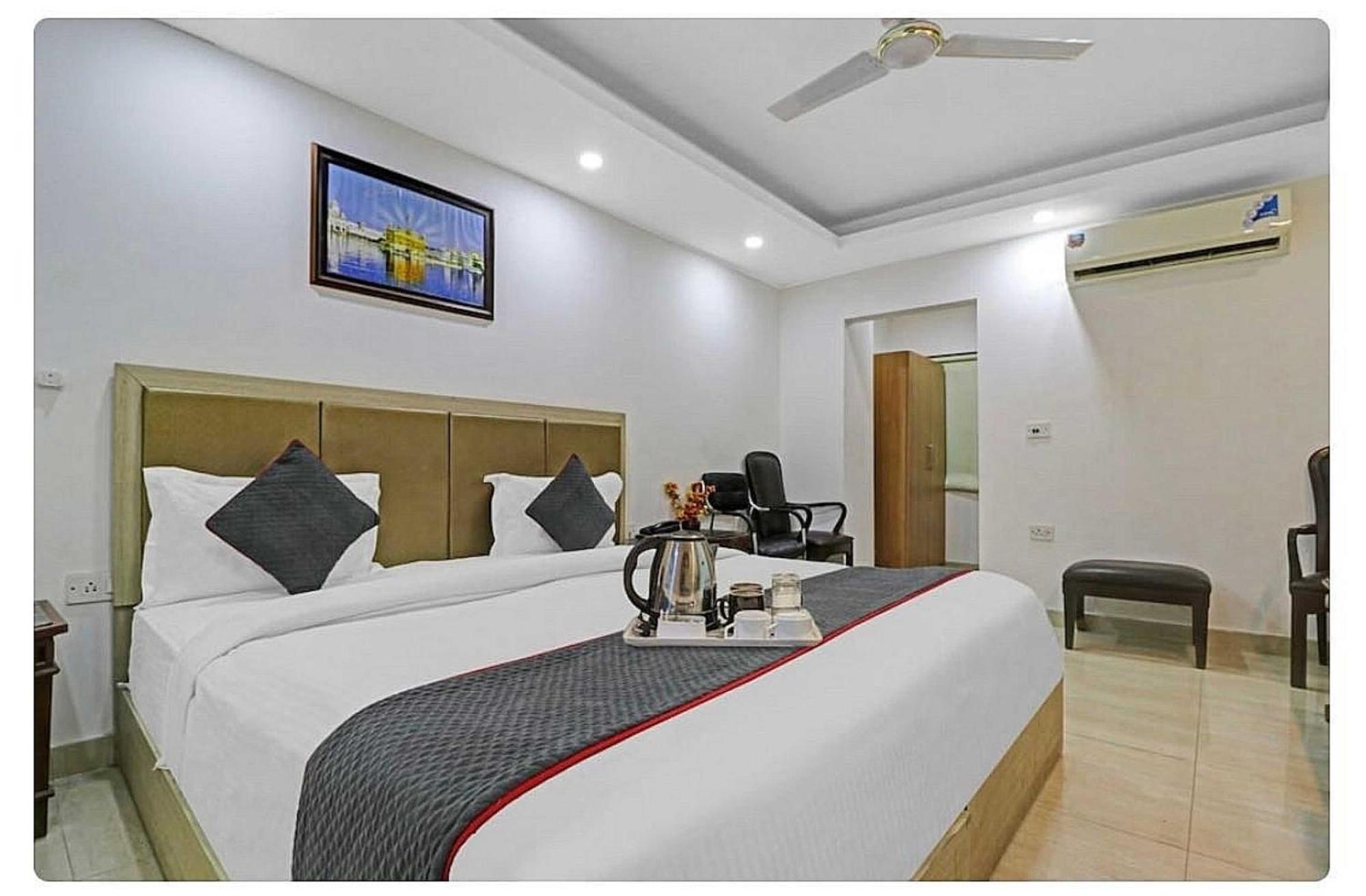 Super Hotel O Mahal Νέο Δελχί Εξωτερικό φωτογραφία